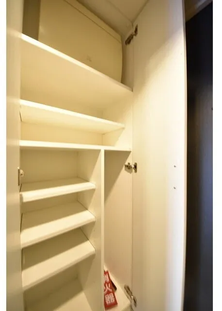 SQUARE Shibuya - Interior - ["Wood", "Flooring", "Shelving"]