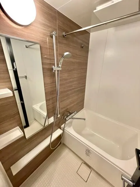 RESIDIA Shinagawa Seaside - Interior - ["Wood", "Flooring", "Plumbing fixture"]