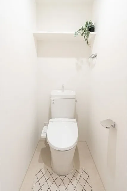 Comforia Takenotsuka East - Interior - ["Toilet seat", "Toilet", "Plumbing fixture"]
