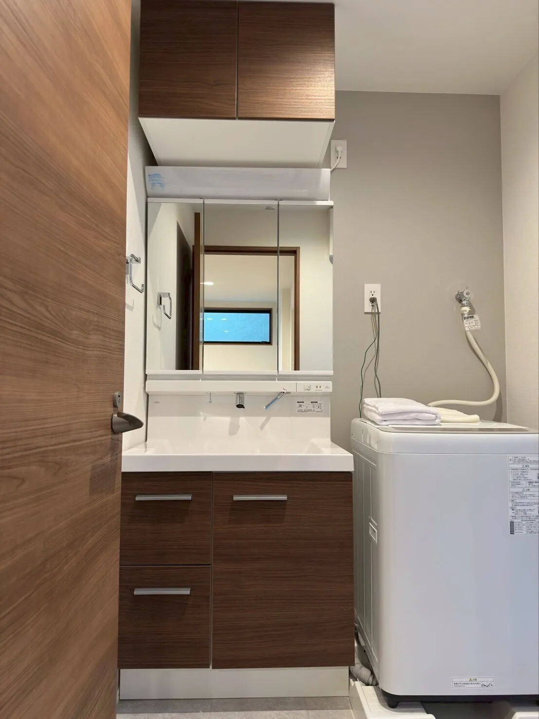Casa Momo Shirokane - Interior - ["Flooring", "Interior design", "Cabinetry"]