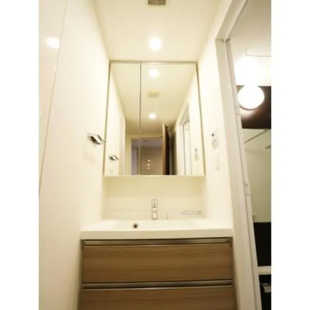 Park Axis Ikedayama - Interior - ["Property", "Room", "Ceiling"]