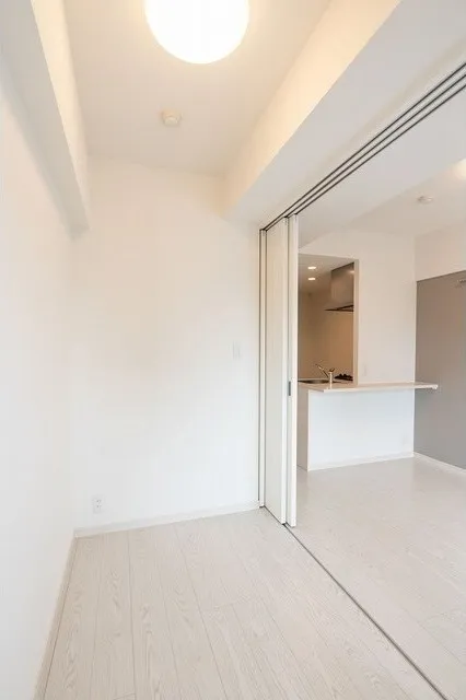 Comforia Oji - Interior - ["Wood", "Fixture", "Hall"]
