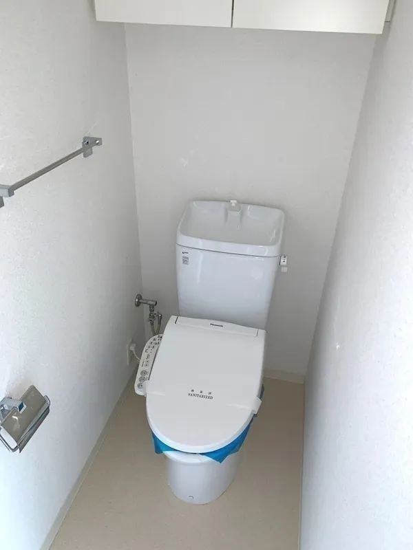 Ecology Toritsu University Residence - Interior - ["Plumbing fixture", "Flooring", "Floor"]