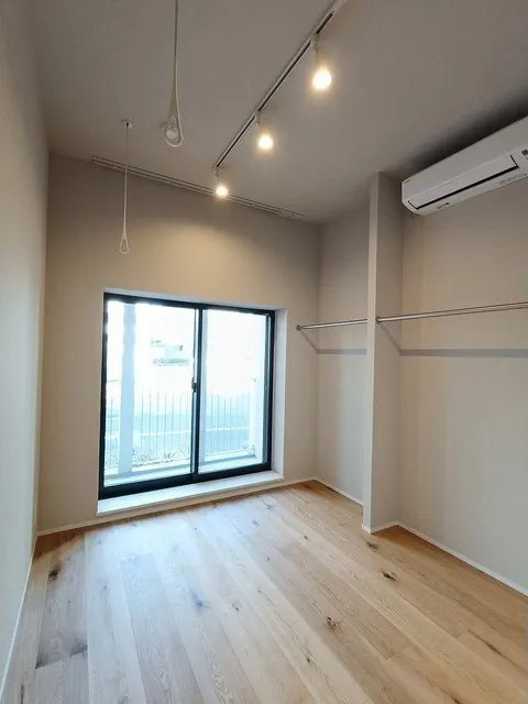 Stilio Sakurashinmachi - Interior - ["Ceiling", "Flooring", "Floor"]