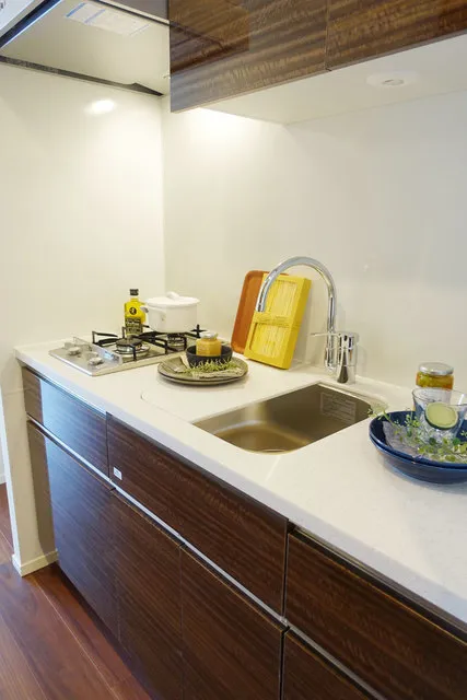 Park Axis Minami Aoyama 7 Chome - Interior - ["Countertop", "Room", "Yellow"]