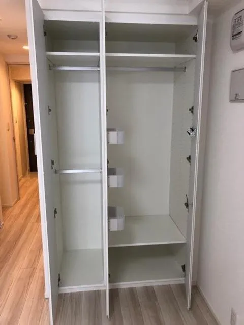 GLACIER Jimbocho - Interior - ["Cabinetry", "Shelf", "Fixture"]