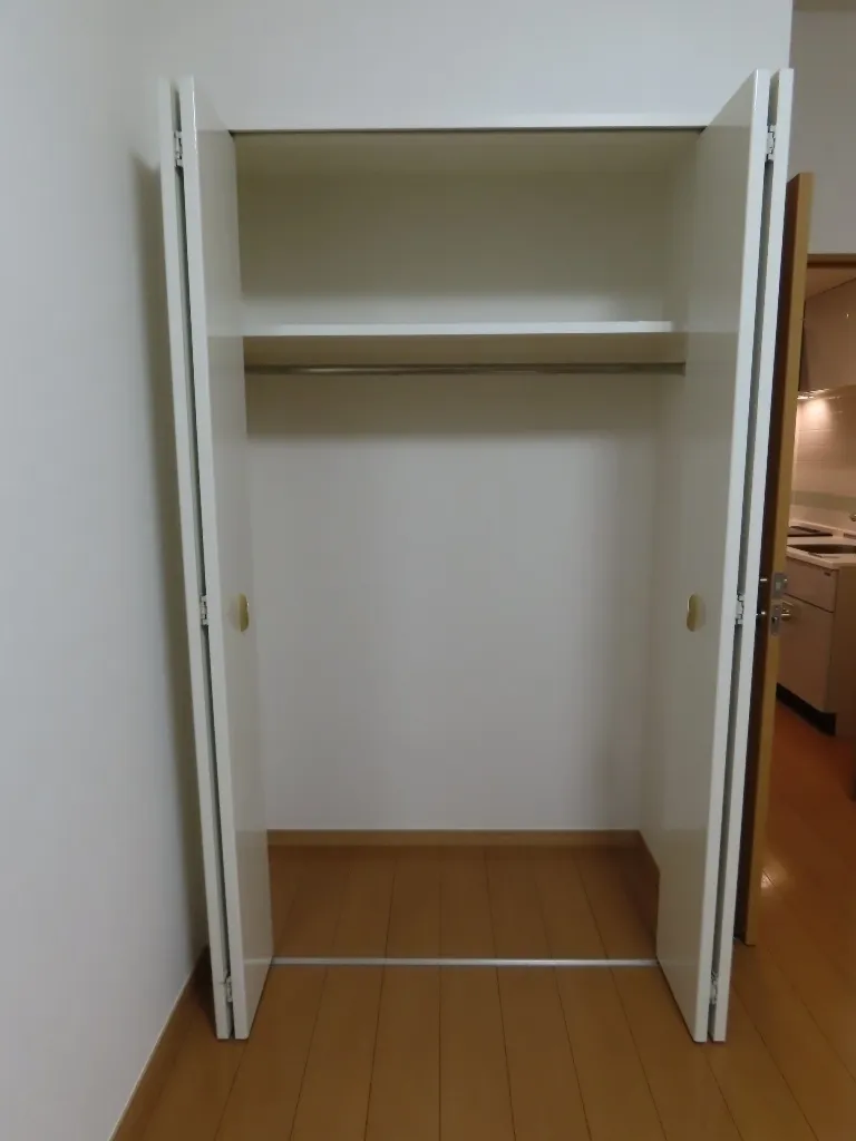 Pacific Court Meguro Minami - Interior - ["Wood", "Shelving", "Flooring"]