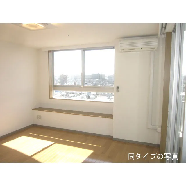 Sound Oshiage - Interior - ["Property", "Room", "Daylighting"]