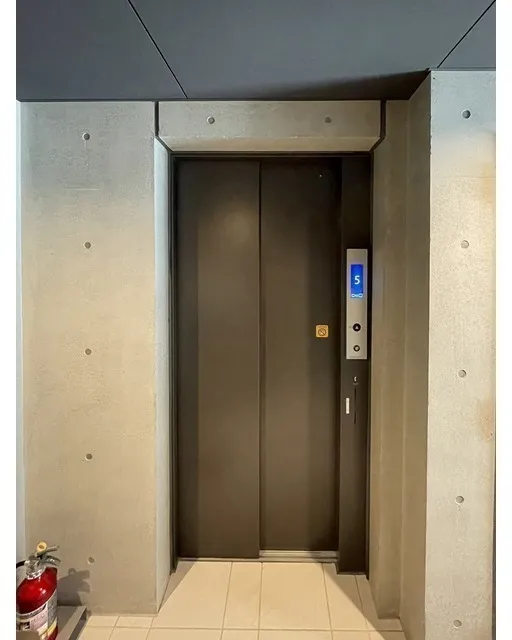 Well Square Komagome - Other - ["Elevator", "Glass", "Silver"]