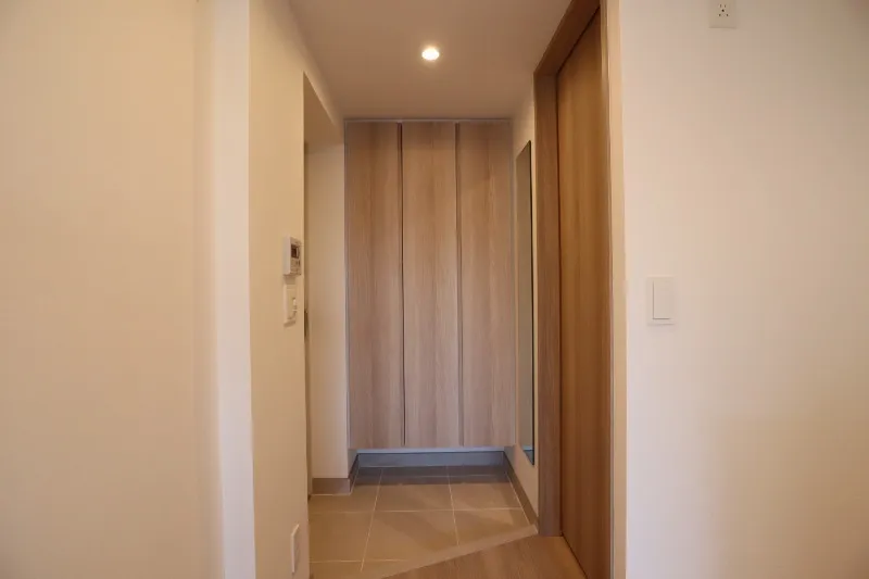 Ipse Yoyogi Uehara Hills - Interior - ["Building", "Fixture", "Wood"]