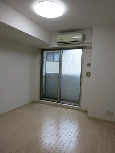 JC Nishi Magome - Interior - ["Fixture", "Lighting", "Door"]