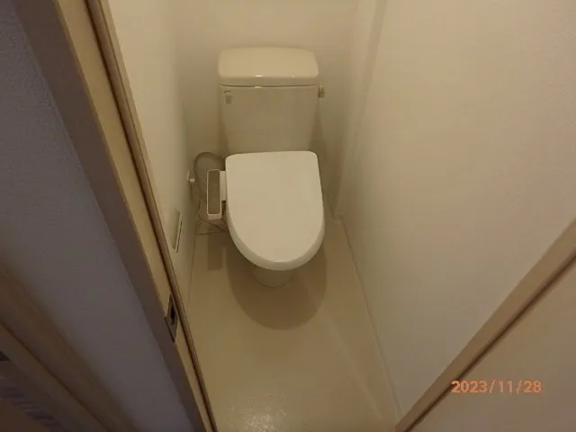 Wellhouse Hiroo - Interior - ["Toilet seat", "Toilet", "Bathroom"]