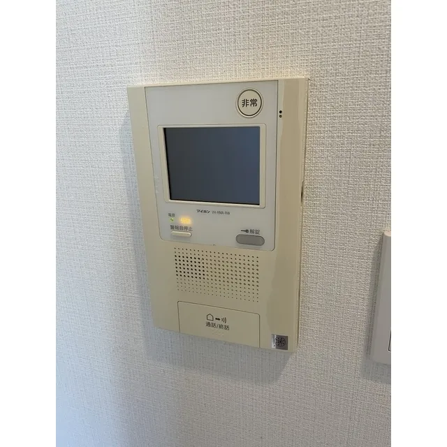 CASSIA - Interior - ["Display device", "Product", "Electronic device"]