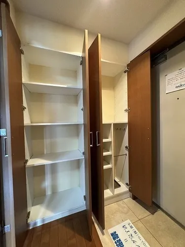 Dolce Ginza East Building No. 1 - Interior - ["Wood", "Flooring", "Floor"]