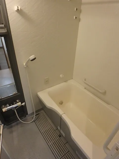Acty Shiodome - Interior - ["Plumbing fixture", "Flooring", "Floor"]