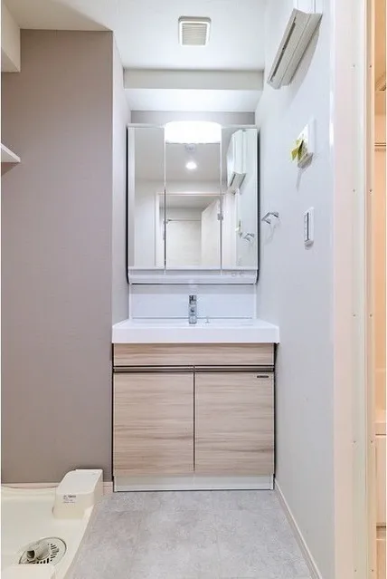 Gran Casa Hikifune II - Interior - ["Plumbing fixture", "Flooring", "Floor"]