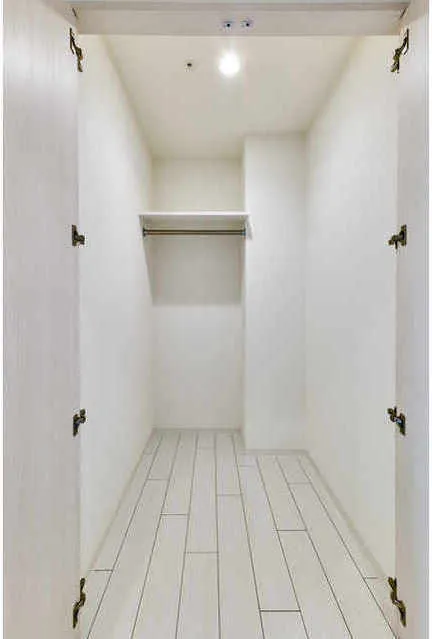 V-Style Iriya - Interior - ["Flooring", "Wood", "Floor"]
