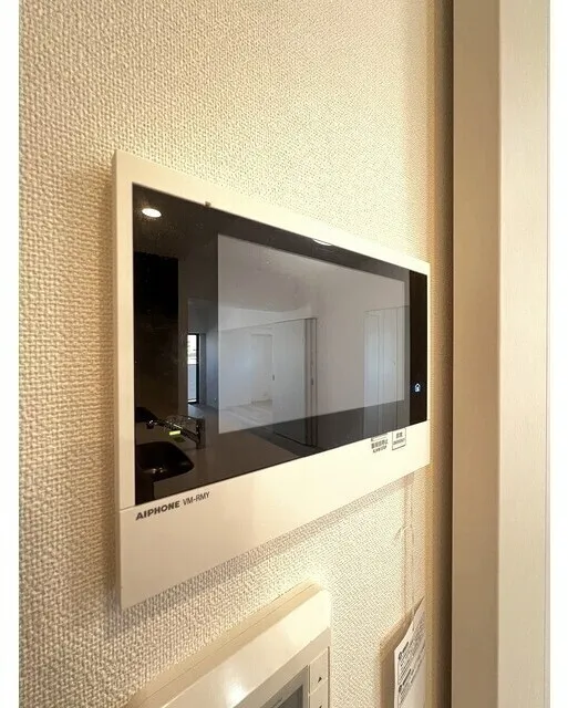 Comforia Nakakasai - Interior - ["Electronic device", "Display device", "Technology"]