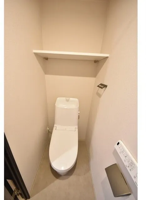 Memora Ikebukuro - Interior - ["Toilet seat", "Toilet", "Flooring"]