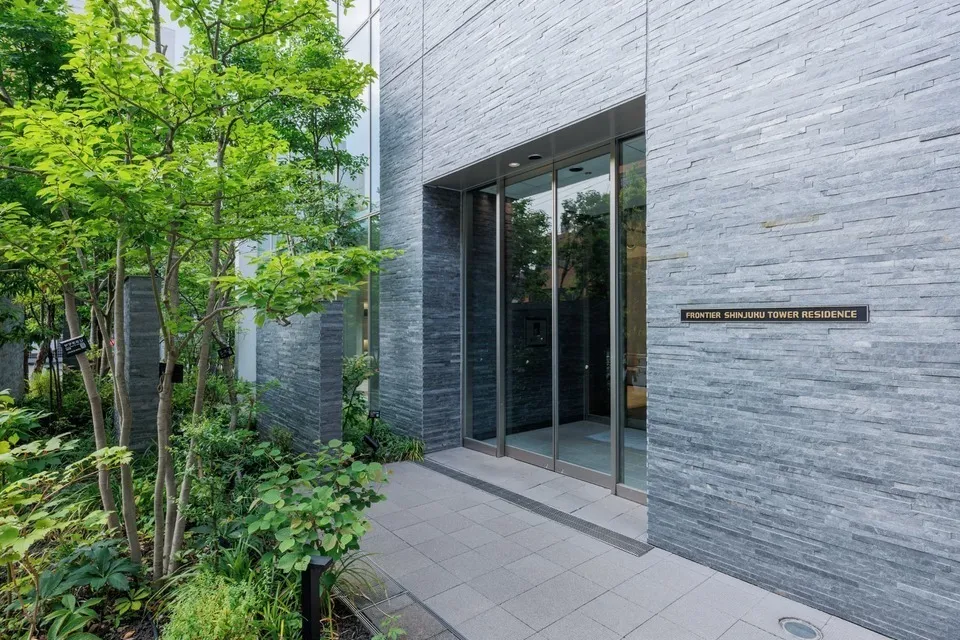 Hmlet Shinjuku Tower - Exterior - []