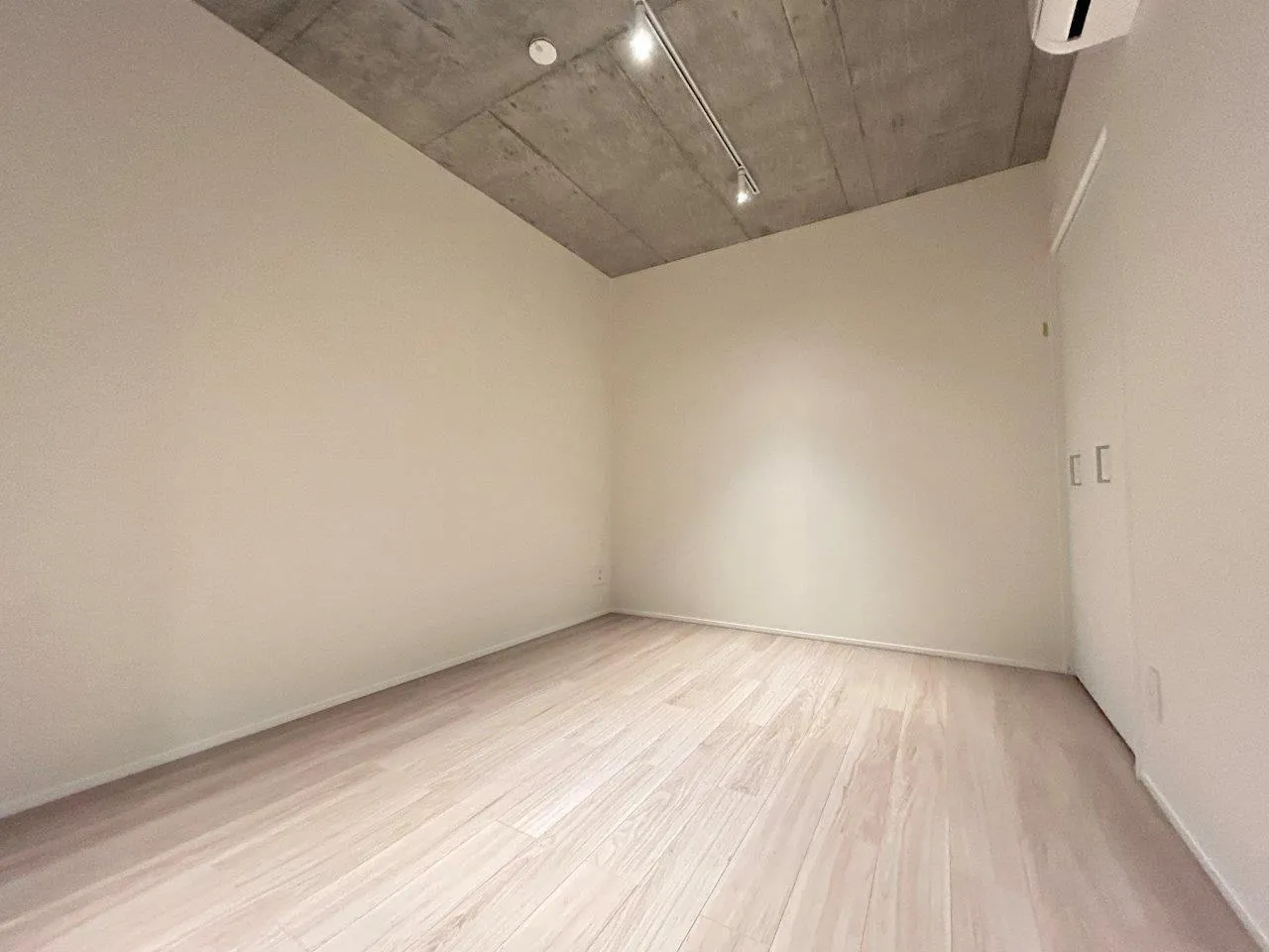 LiveFlat Higashi Koenji II - Interior - ["Flooring", "Wall", "Floor"]