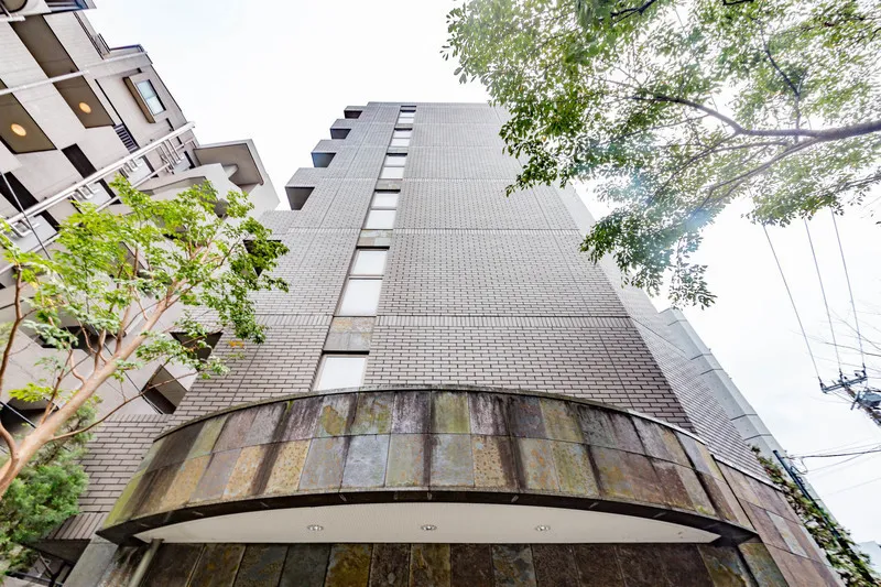 Royal Garden Philosophy Hall - Exterior - ["High-rise building", "Light fixture", "Brutalist architecture"]