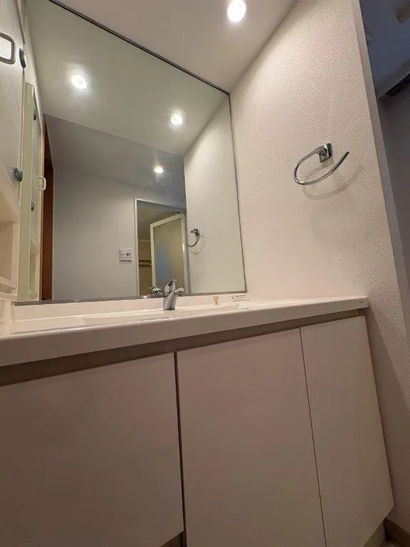 Central Crib Roppongi III - Interior - ["Flooring", "Interior design", "Floor"]