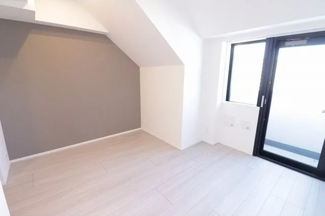 Demes Higashi Shinjuku - Interior - ["Building", "Window", "Fixture"]