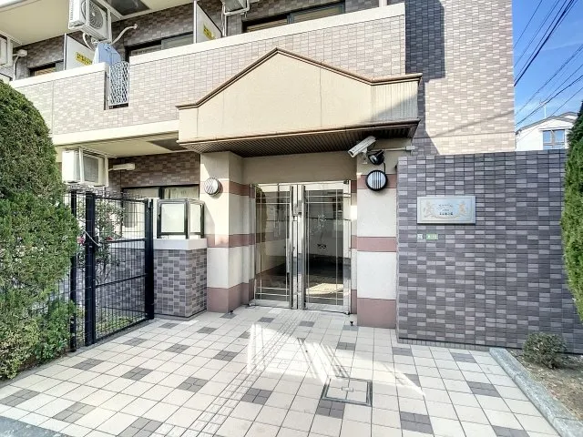 Excelia Bunkyo Ikenohata - Exterior - ["Gate", "Daylighting", "Tile Flooring"]
