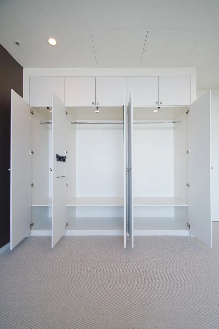 La Tour Shibakoen - Interior - ["Fixture", "Rectangle", "Flooring"]