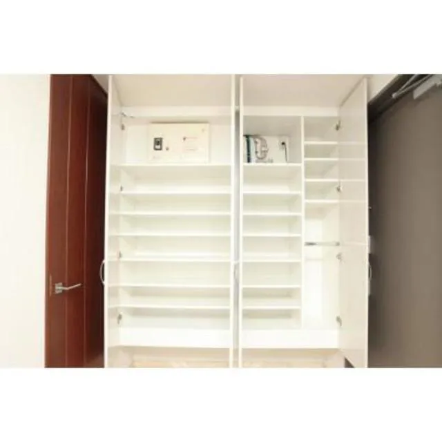 Park Axis Nihombashi Stage - Interior - ["Window", "Fixture", "Rectangle"]