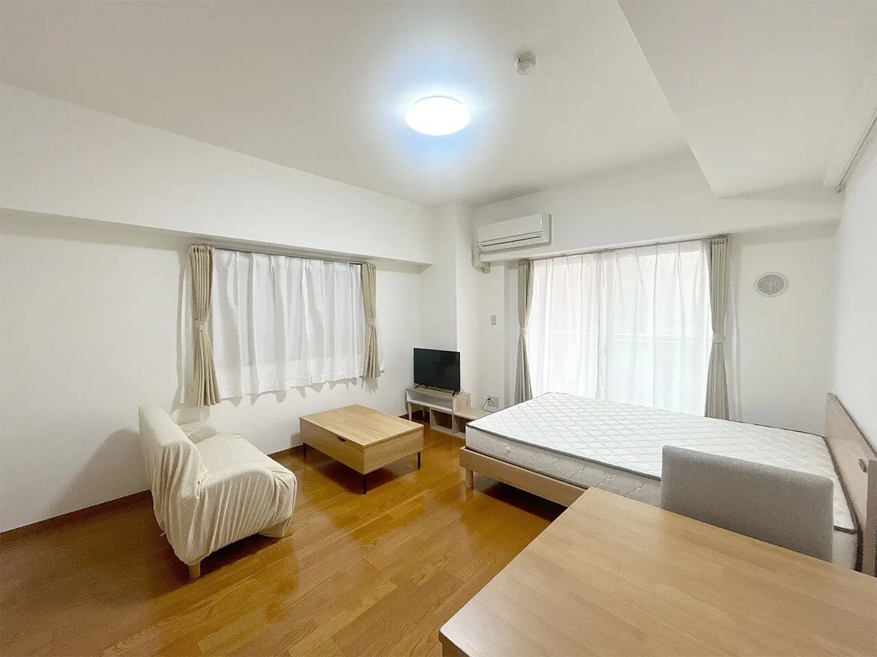 Mynavi STAY Urban Suite Jimbocho Station - Interior - []
