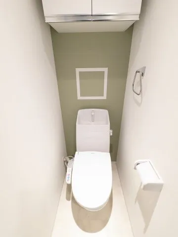 El Faro Yoyogi - Interior - ["Toilet seat", "Toilet", "Flooring"]