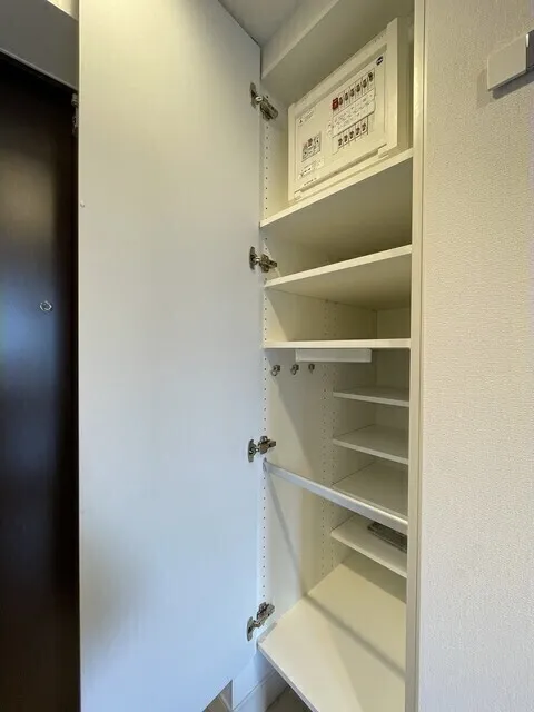 Stylio Kamata West - Interior - ["Wood", "Flooring", "Floor"]