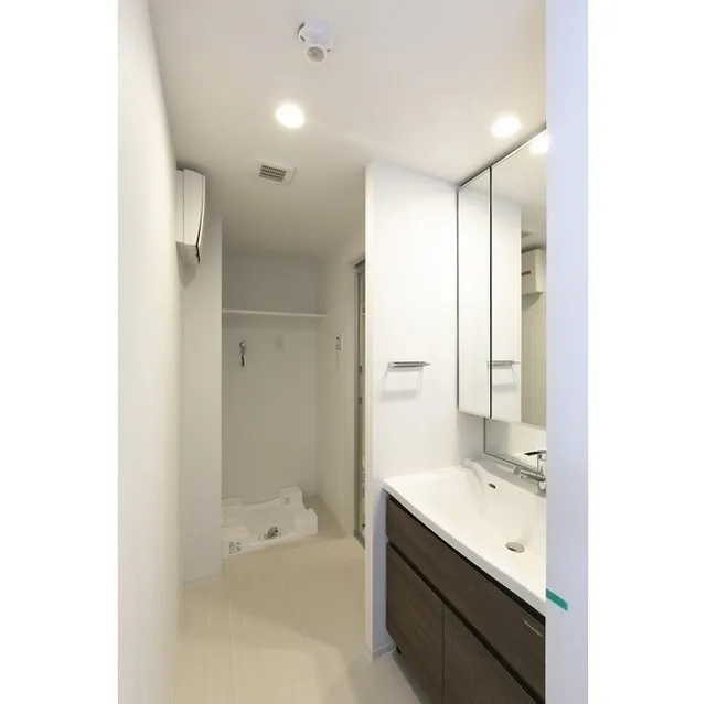 Orchid Residence Ueno Inaricho - Interior - ["Lighting", "Plumbing fixture", "Room"]