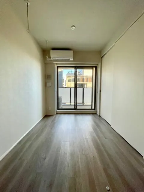 RESIDIA Monzen-Nakacho Place - Interior - ["Flooring", "Floor", "Ceiling"]