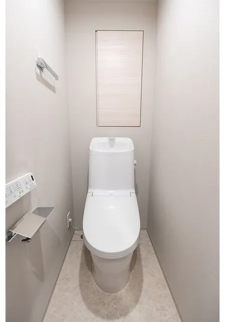 Due Asakusa - Interior - ["Toilet seat", "Toilet", "Plumbing fixture"]