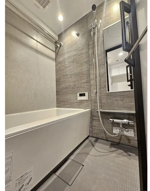 AIFLAT Yoyogi Uehara - Interior - ["Flooring", "Floor", "Plumbing fixture"]
