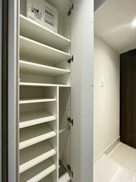 Season Flats Omorinishi - Interior - ["Wood", "Flooring", "Interior design"]