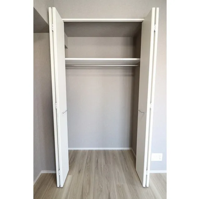 Comforia Monzennakacho South - Interior - ["Shelving", "Rectangle", "Wood"]