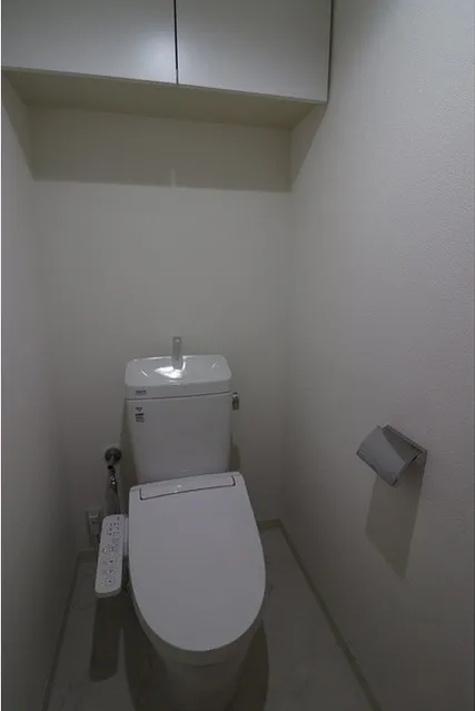 Santo Core Meguro - Interior - ["Toilet seat", "Plumbing fixture", "Toilet"]