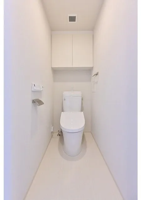 Comfortia Liv Komagome Nishigahara - Interior - ["Toilet seat", "Flooring", "Toilet"]