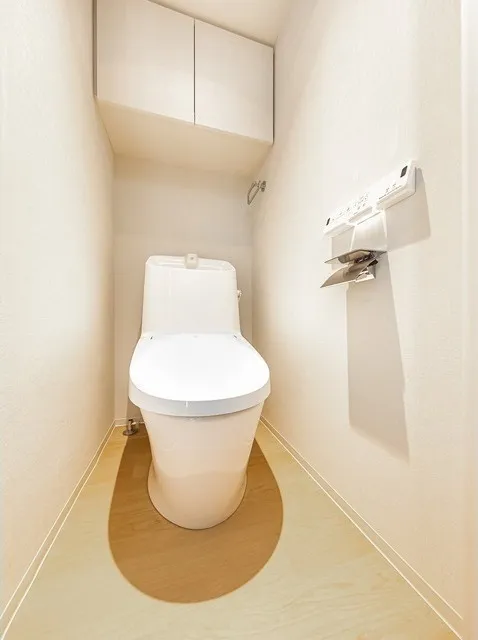 Well Square Hatsudai - Interior - ["Toilet seat", "Toilet", "Plumbing fixture"]