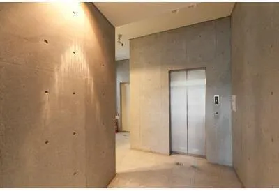 White Front - Exterior - ["Property", "Wall", "Room"]