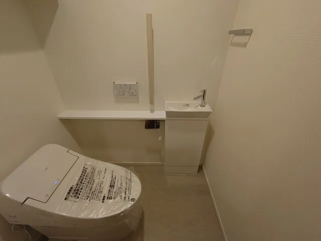 Park Tower Kachidoki South Building - Interior - ["Flooring", "Plumbing fixture", "Floor"]