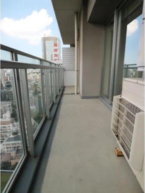Akasaka Tower Residence Top Of The Hill - Interior - ["Architecture", "Property", "Glass"]