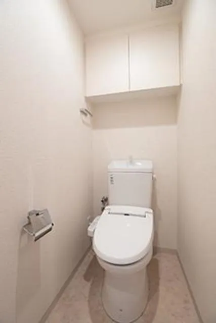 ATG Park Higashi Shinagawa - Interior - ["Toilet seat", "Toilet", "Plumbing fixture"]