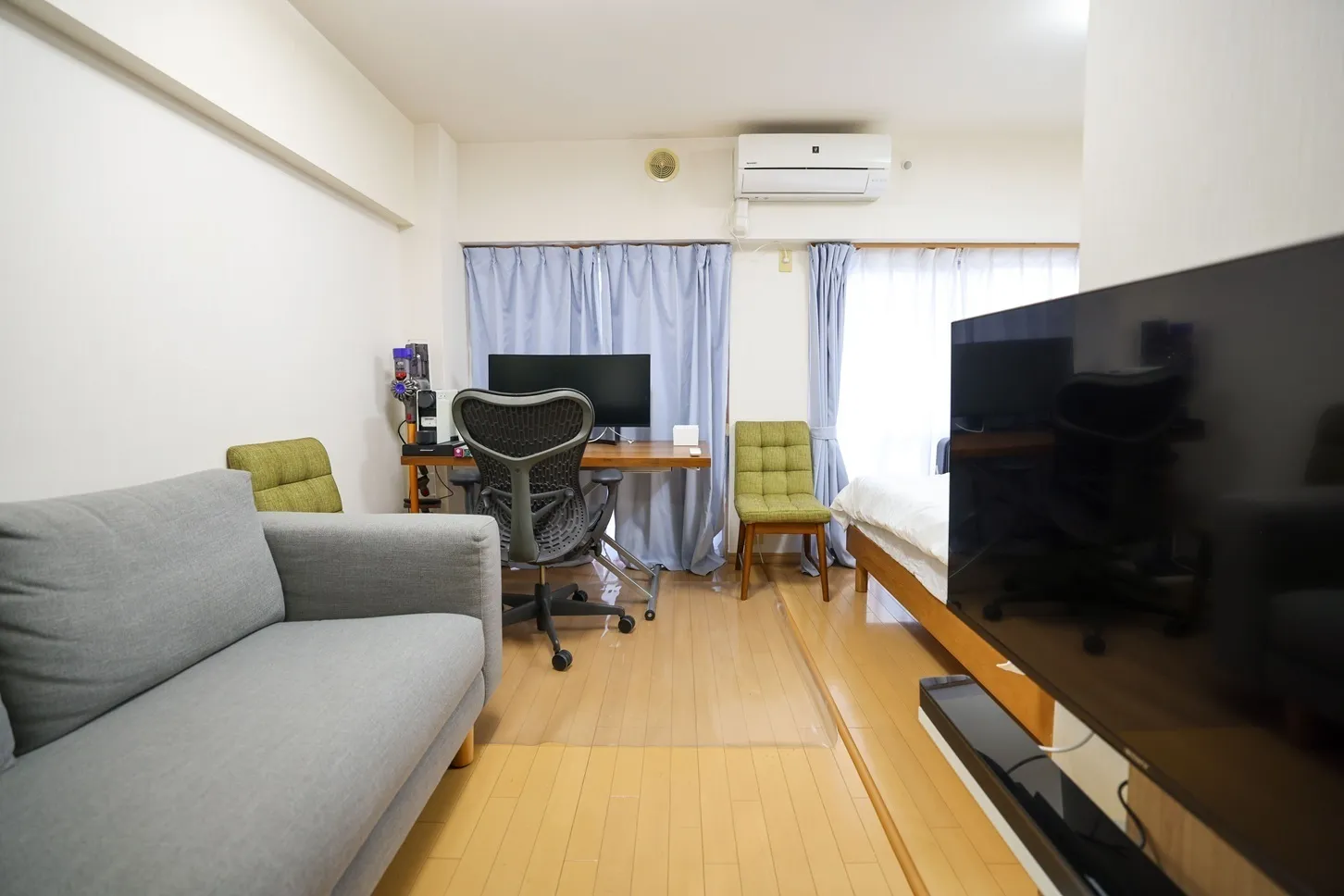 Kugayama Apartment - Interior - ["Furniture", "Flooring", "Wood"]