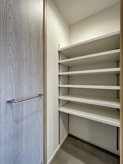 Stylio Kamata West - Interior - ["Wood", "Flooring", "Floor"]