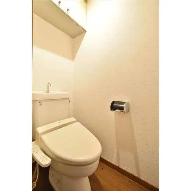 Plateau Jingumae - Interior - ["Bathroom", "Toilet", "Purple"]